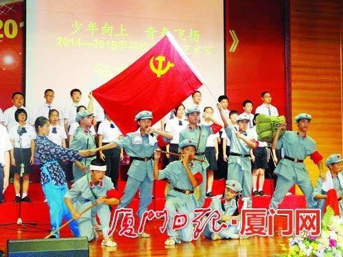 救援爱图画的男孩